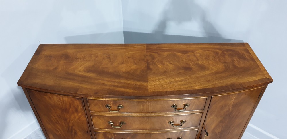 Super Bow Front Sideboard View V