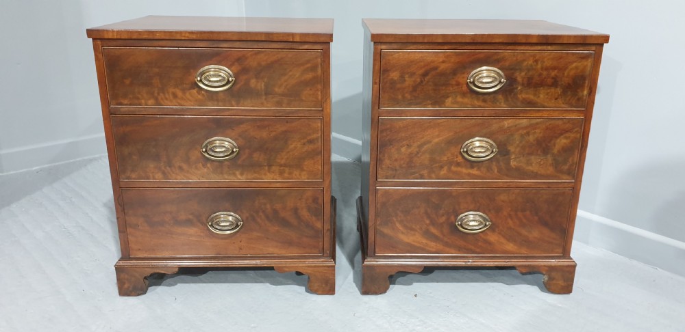 Superb Pair Mahogany Bedside Lamp Chest of Drawers View III