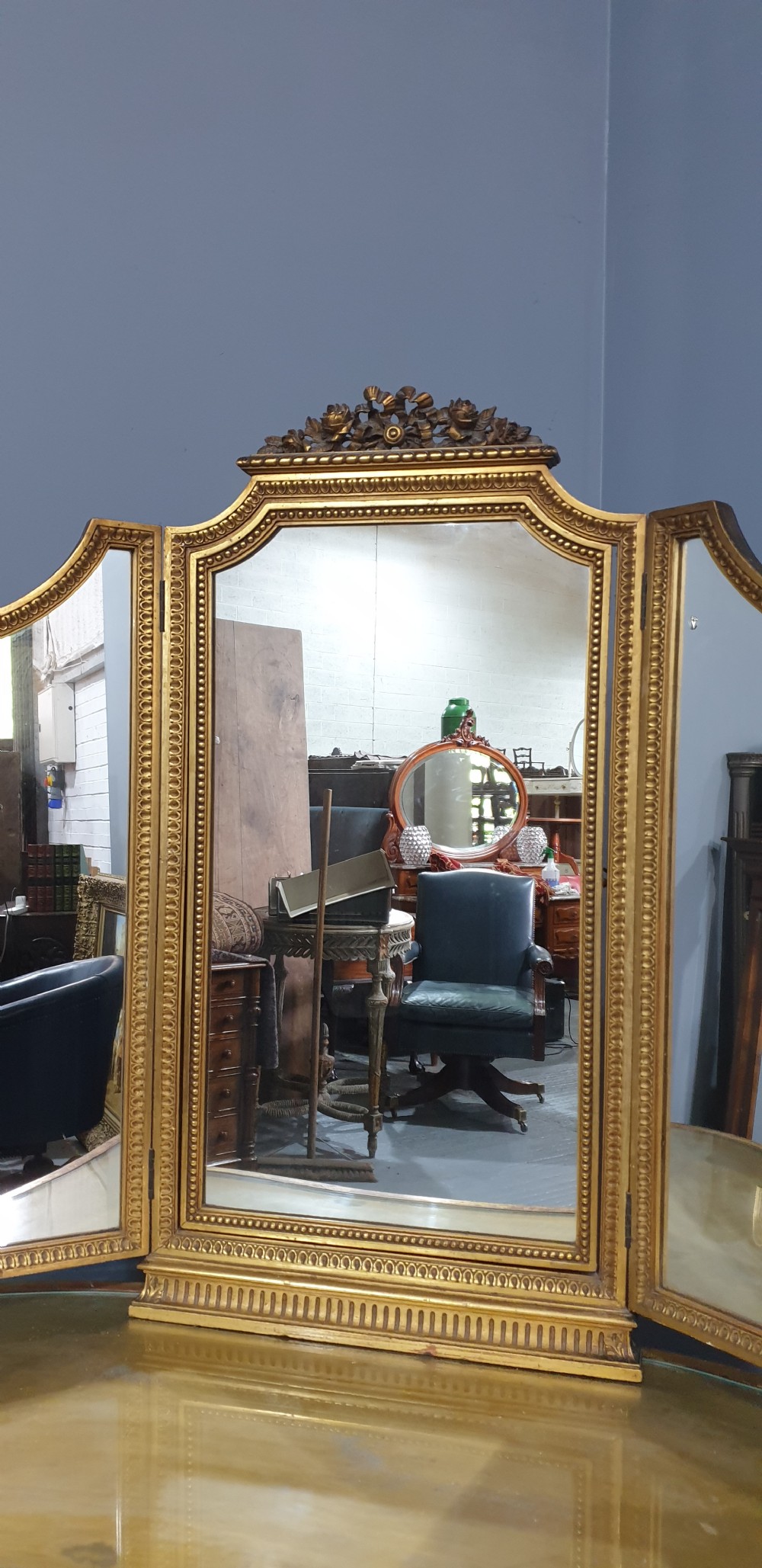 Superb French Kidney Dressing Table View VIII
