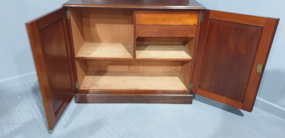 Superb Mahogany Sideboard  Cabinet View VII