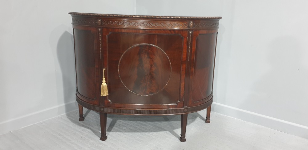 Excellent Quality Demi Loon Cabinet View III