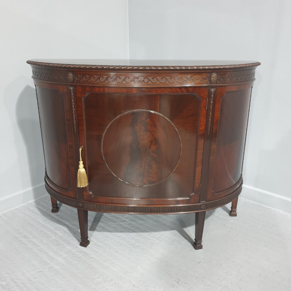 Excellent Quality Demi Loon Cabinet