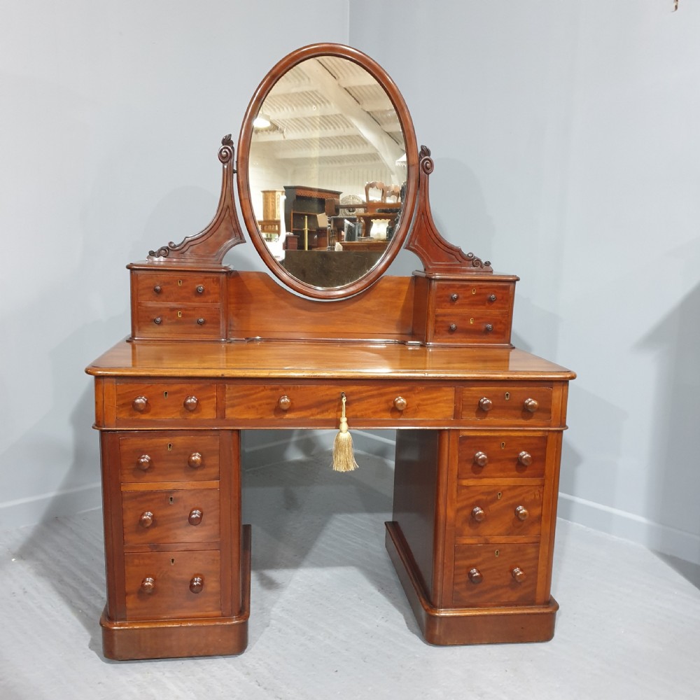 Lovely Victorian Mahogany Dressing Table