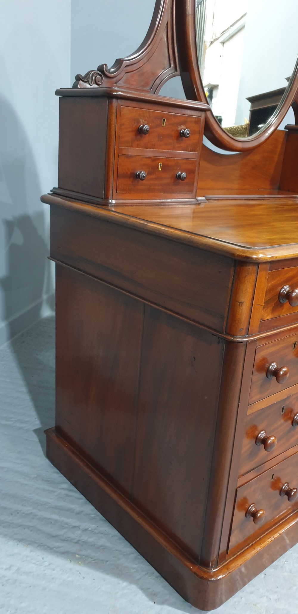 Lovely Victorian Mahogany Dressing Table View IV