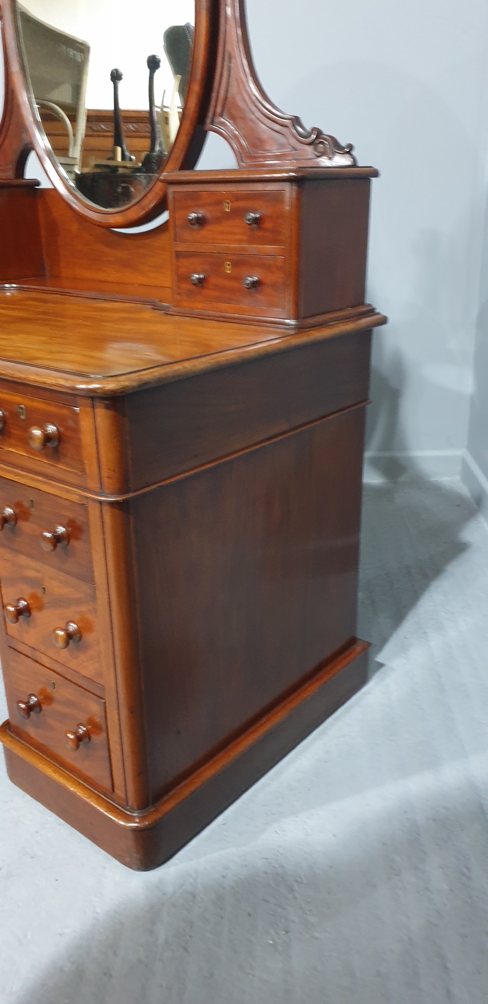 Lovely Victorian Mahogany Dressing Table View VII