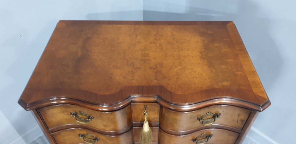 Top Quality Burr Walnut Chest of Drawers View X