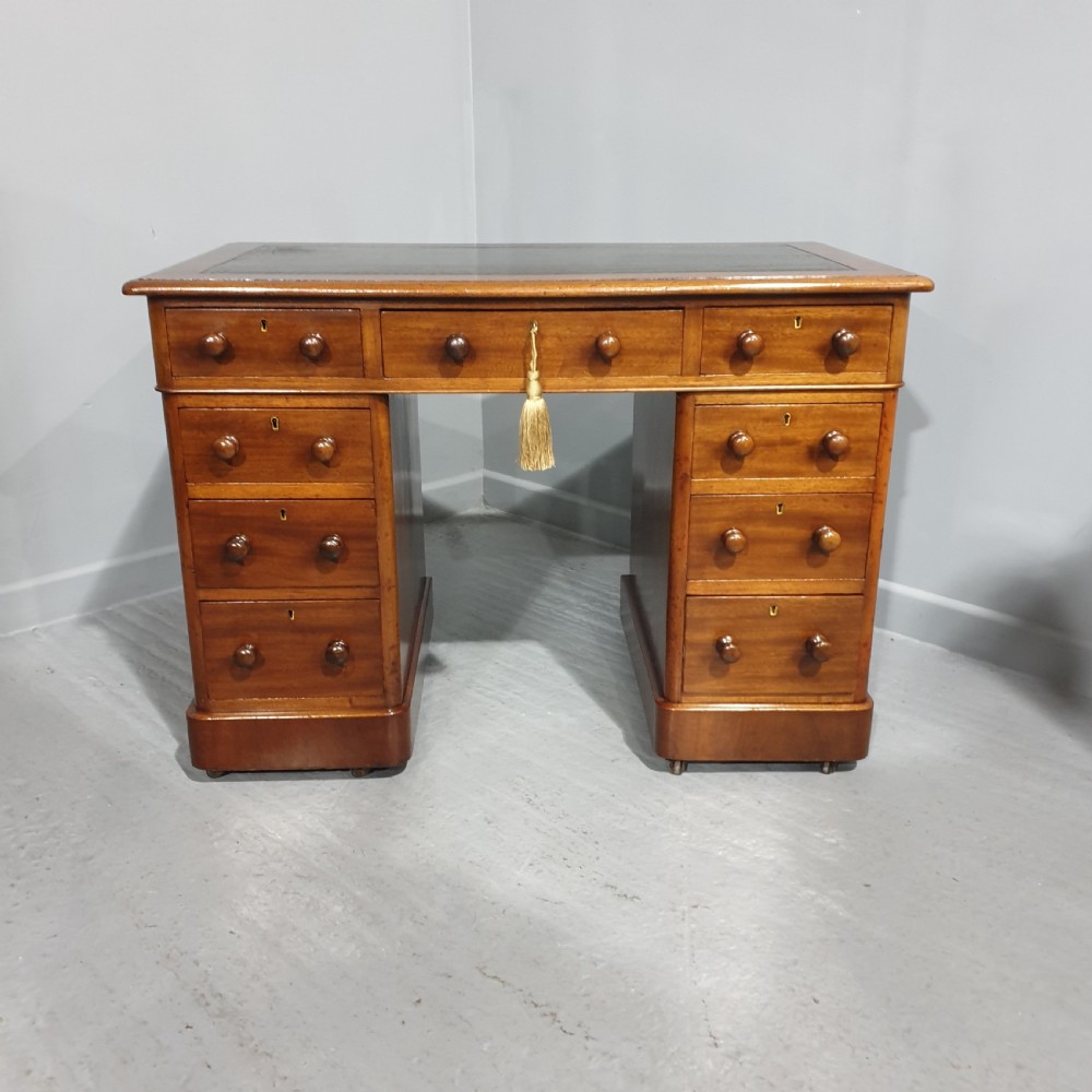 Victorian Mahogany Pedestal Desk