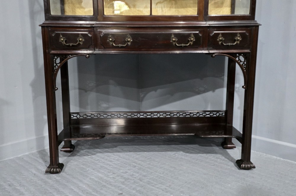 Top Quality Mahogany Display Cabinet View II