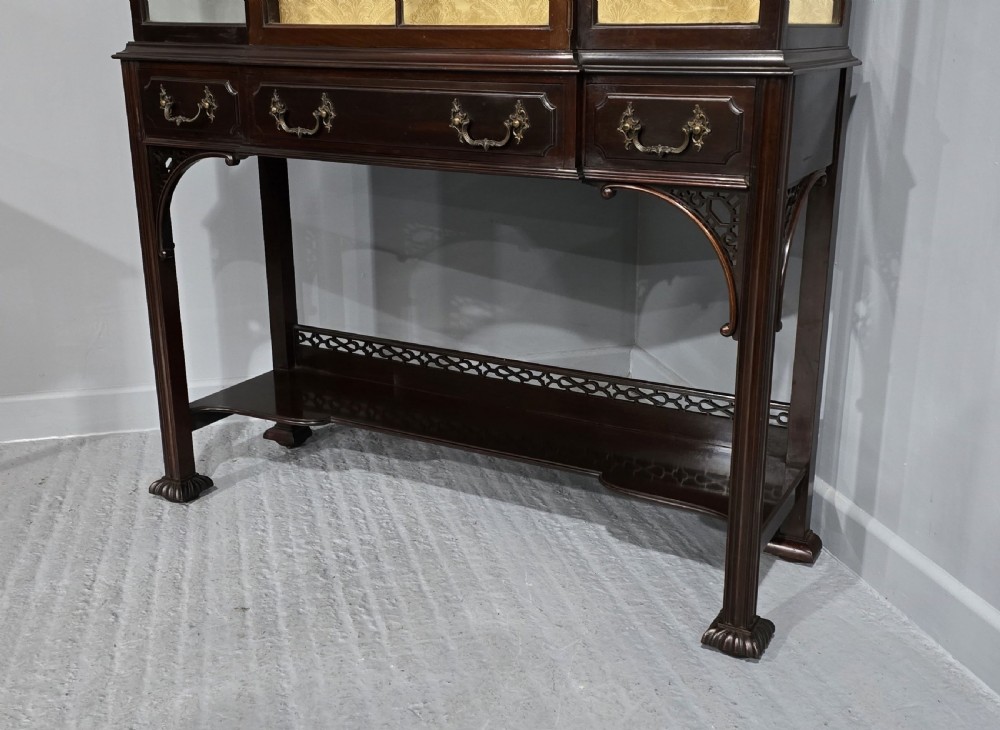Top Quality Mahogany Display Cabinet View IV