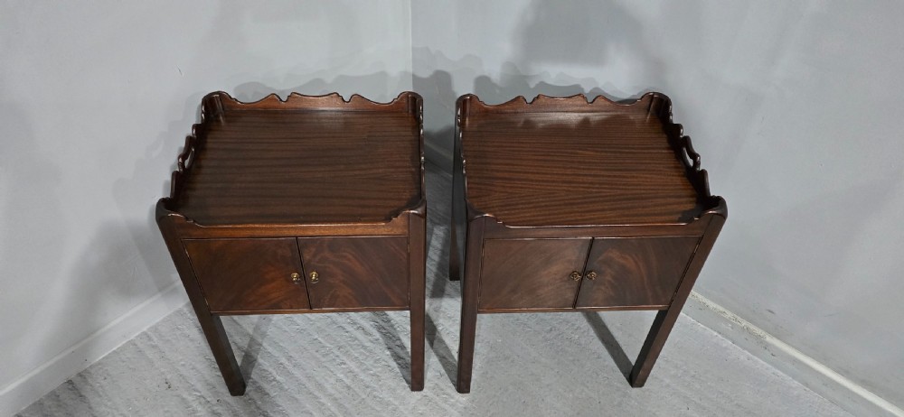 Pair Georgian Mahogany Bedside Lamp Tables View VI