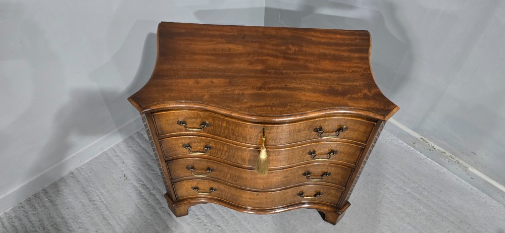 Small Serpentine Chest of Drawers View VII