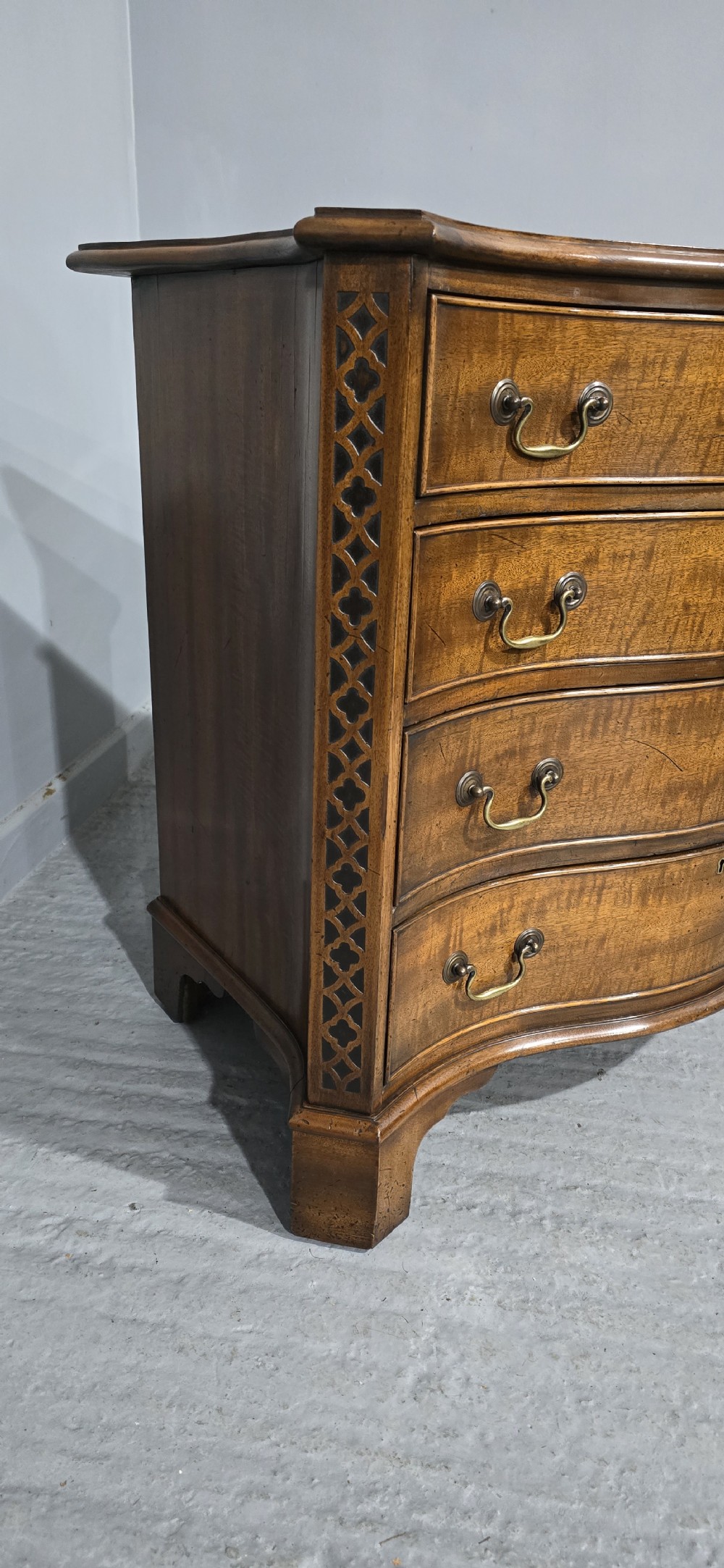 Small Serpentine Chest of Drawers View VIII