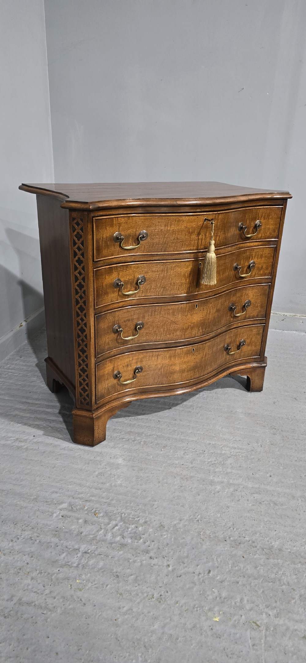 Small Serpentine Chest of Drawers View IX