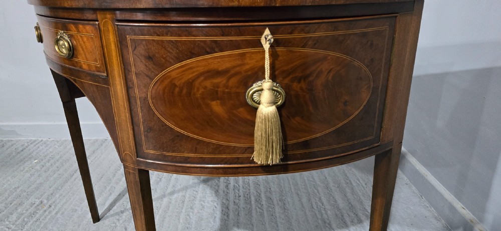 Very Pretty Georgian Inlaid Mahogany Bowed Sideboard View VI