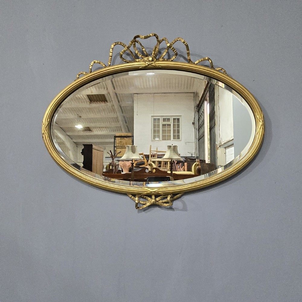 Lovely Early Victorian Oval Gilt Mirror