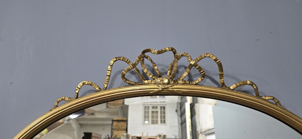 Lovely Early Victorian Oval Gilt Mirror View III