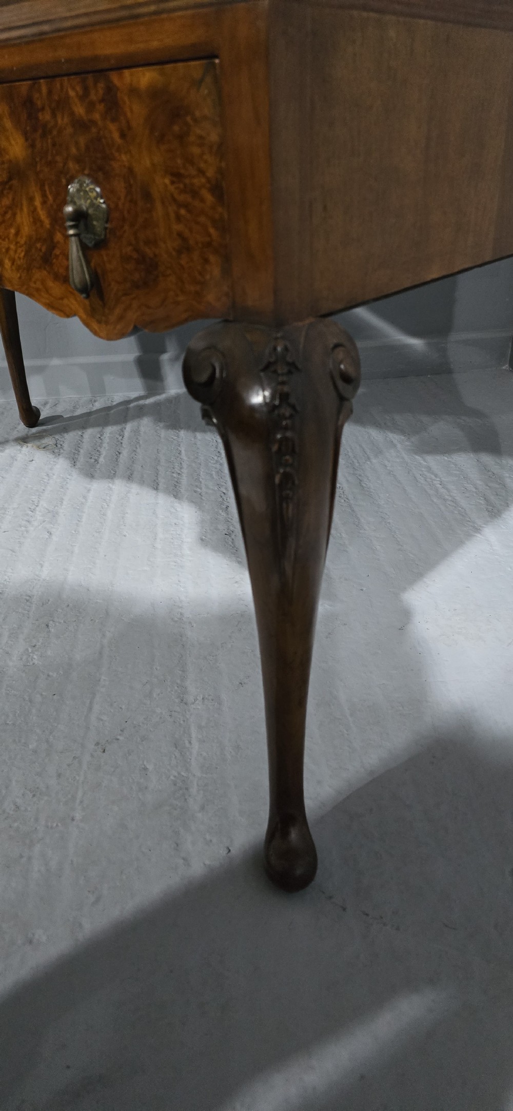 Lovely Quality Burr Walnut Dressing Table View IV