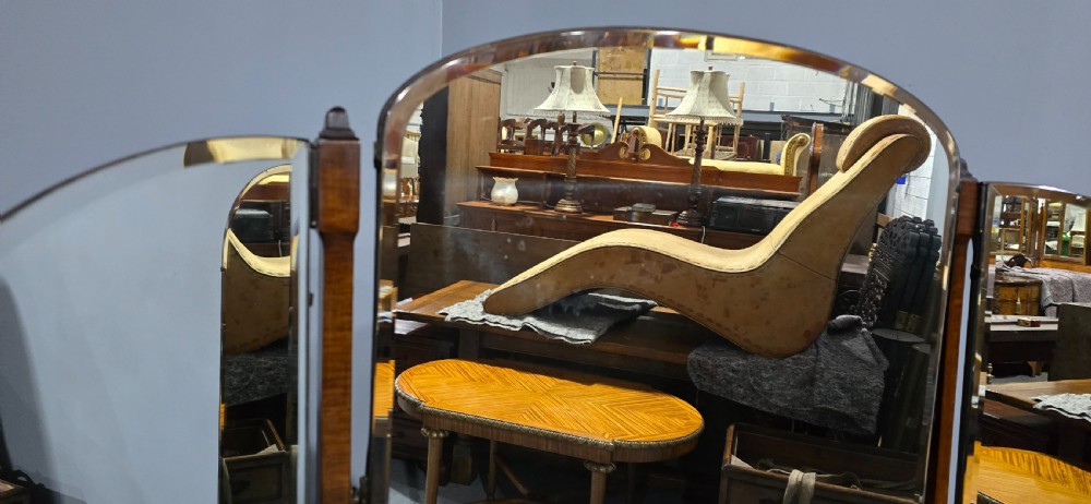 Lovely Quality Burr Walnut Dressing Table View XI