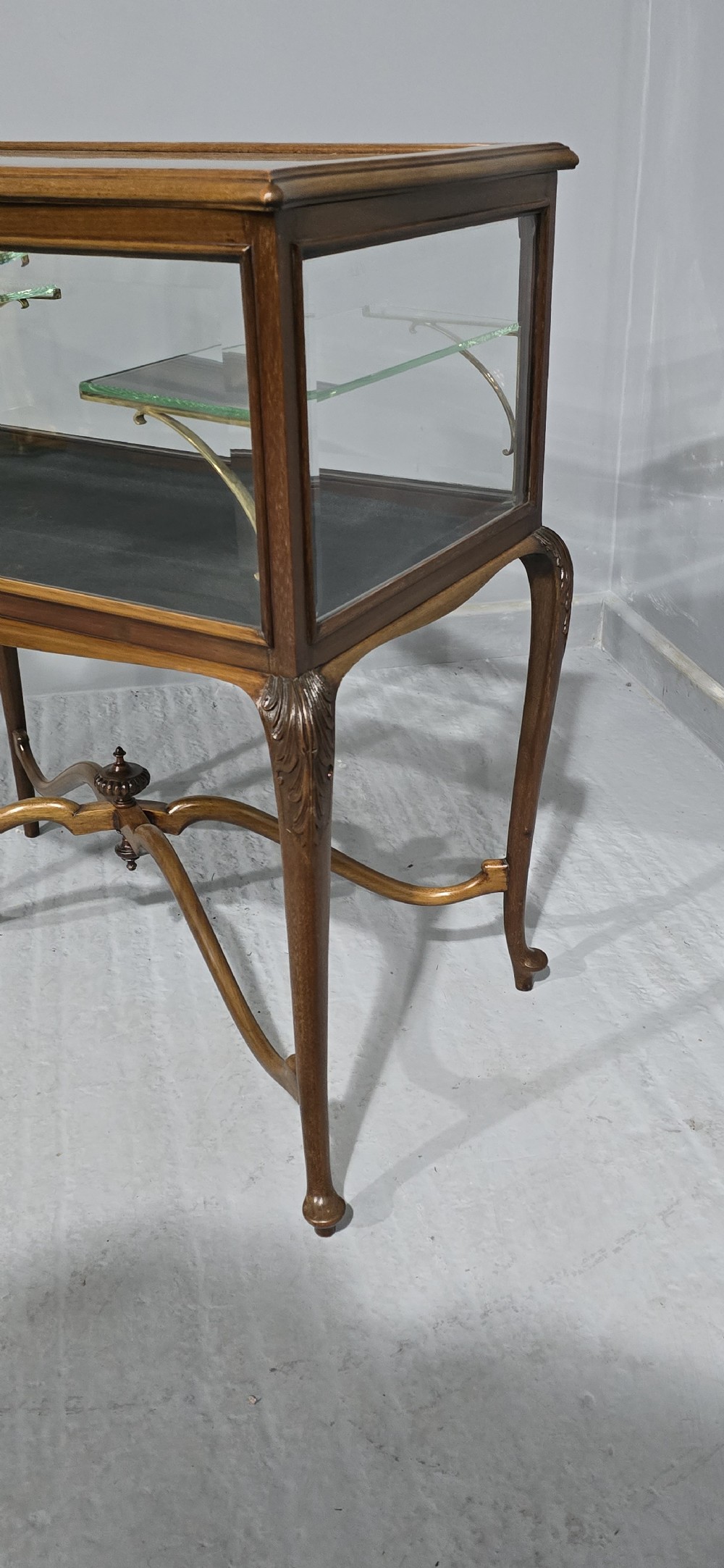 Superb Mahogany Bijouterie Table View III