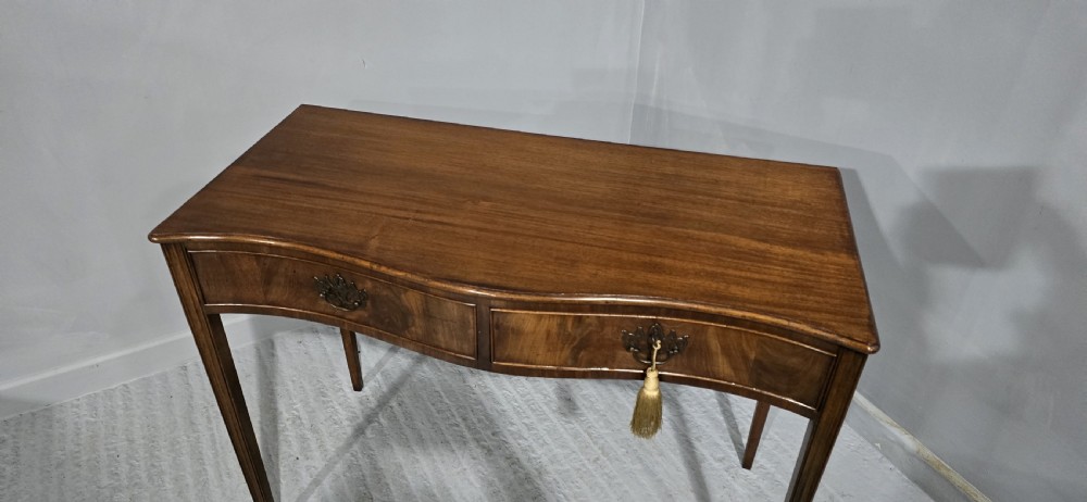 Lovely Mahogany Sidetable View VI