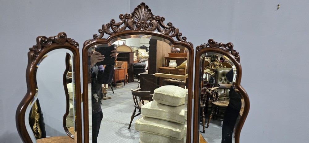Queen Anne Burr Walnut Dressing Table View IX