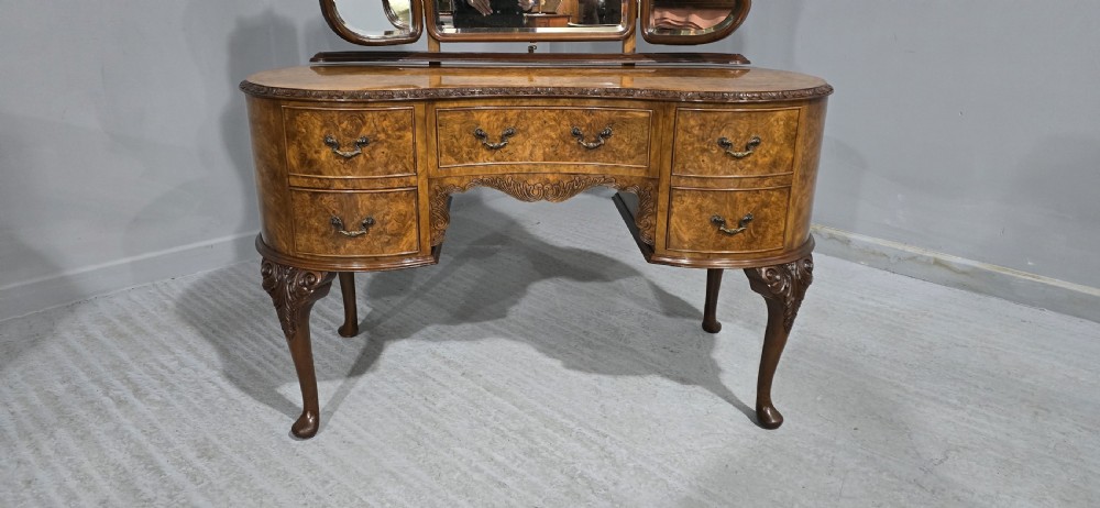 Queen Anne Burr Walnut Dressing Table View XIII