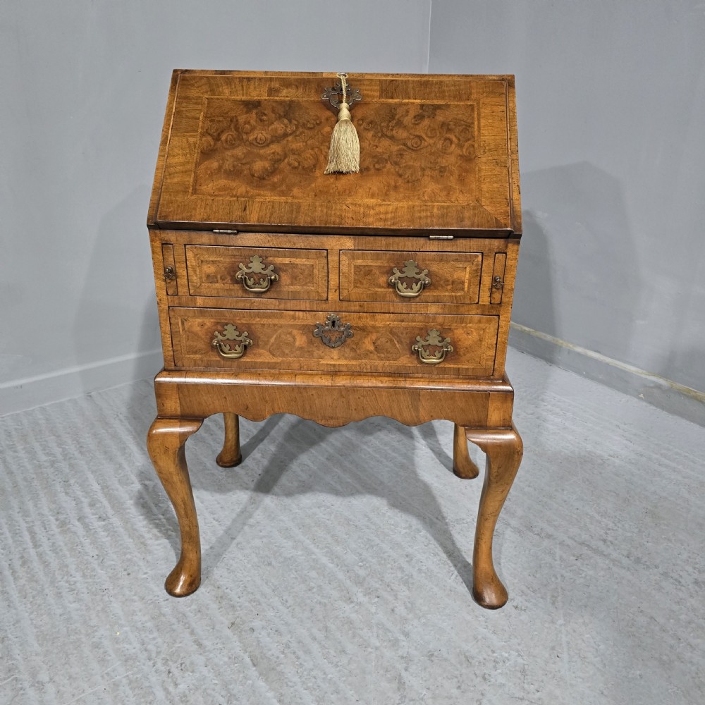 Outstanding Queen Anne Burr Walnut Bureau