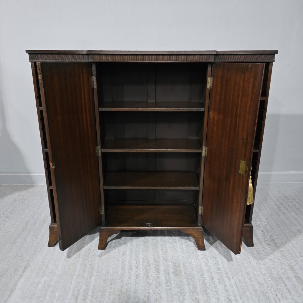Top Quality Mahogany Breakfront Bookcase of Small Proportions View IX
