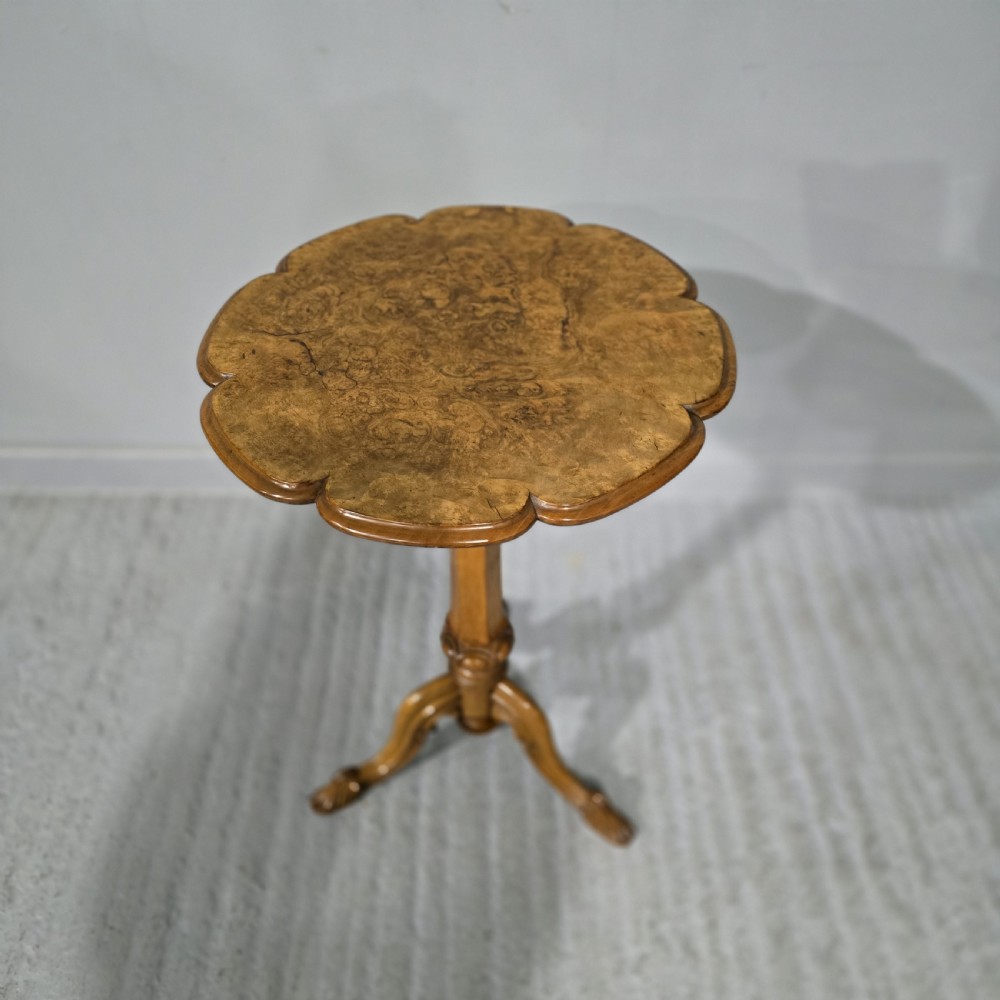 Top Quality Burr Walnut Pedestal Table