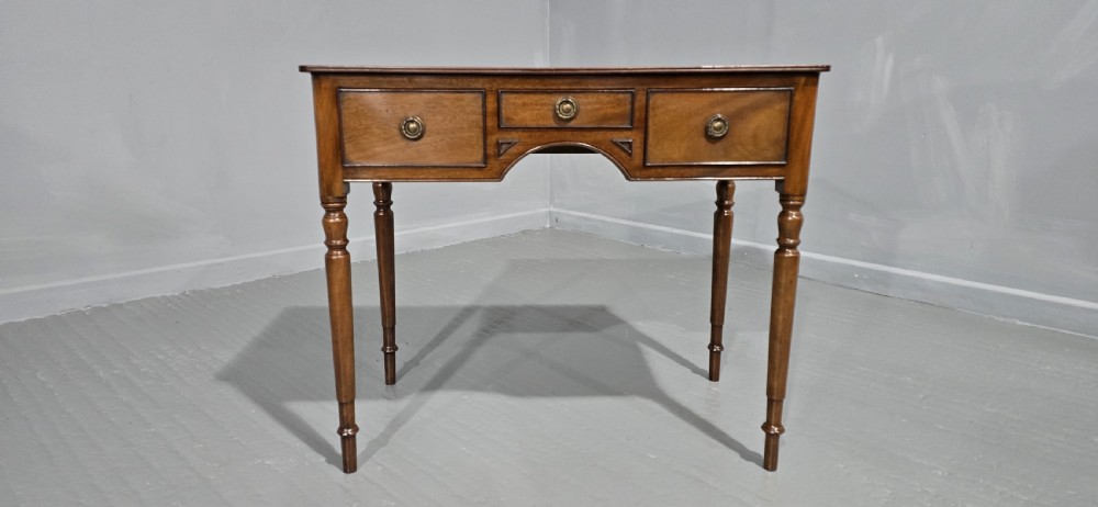 Superb Georgian Mahogany Sidetable View II