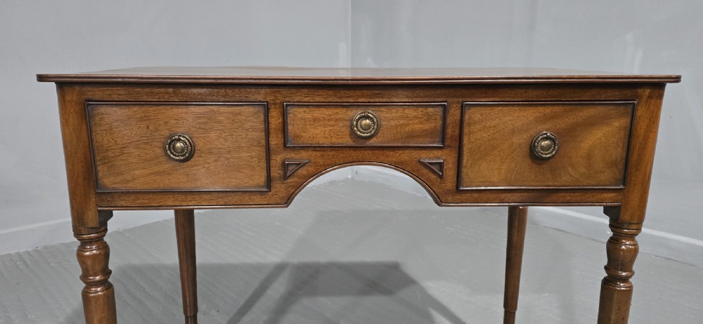 Superb Georgian Mahogany Sidetable View VI