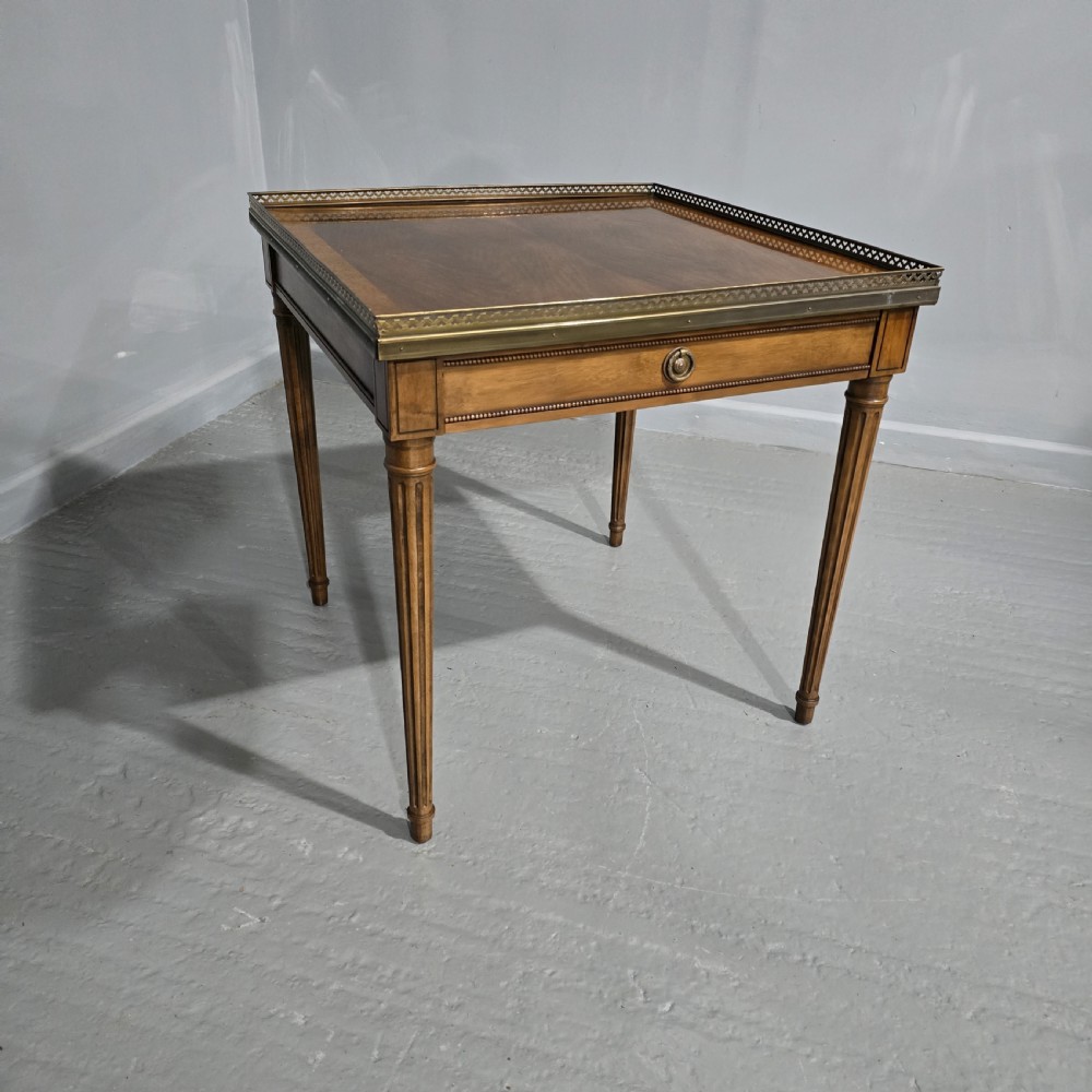 Very Good Mahogany Ooccasional Lamp Table