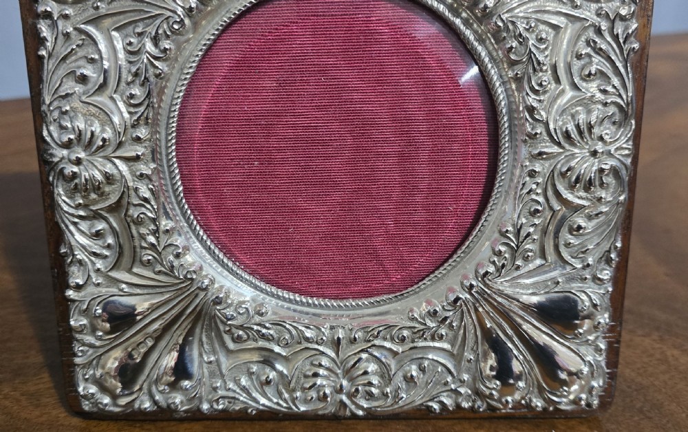 Pretty Edwardian Silver Rococo Photo Frame View III
