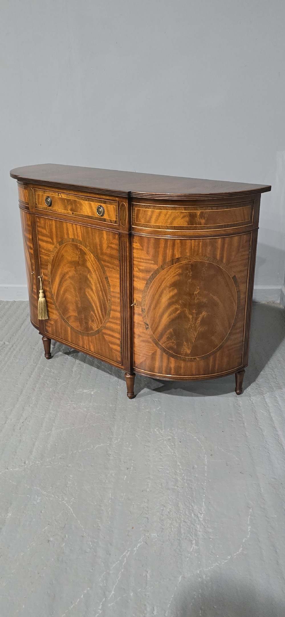 Top Quality Bowed Mahogany Sideboard View VI