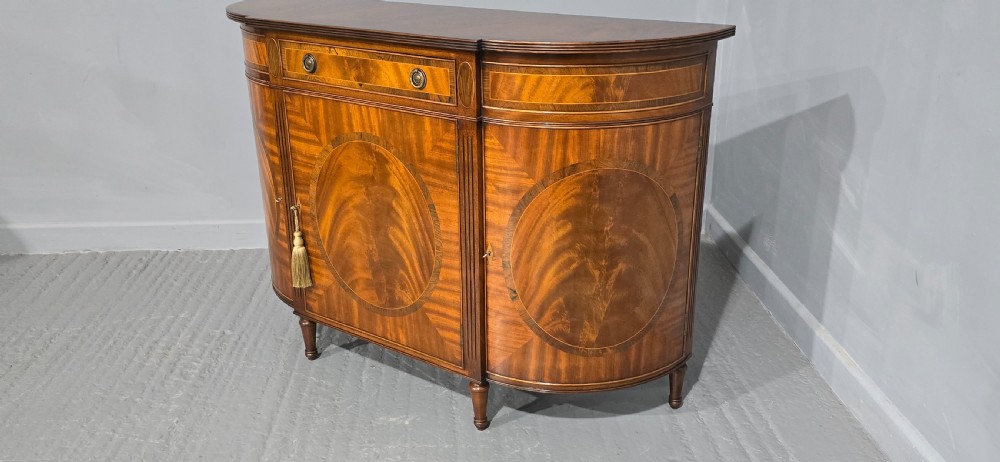 Top Quality Bowed Mahogany Sideboard View VIII