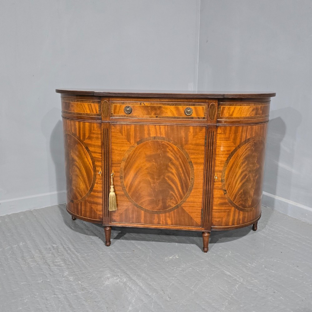 Top Quality Bowed Mahogany Sideboard