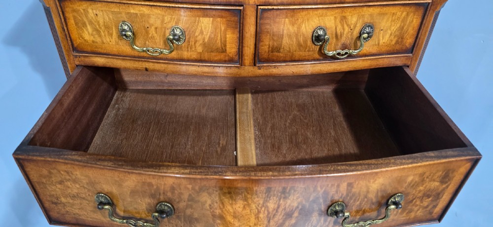 Outstanding Queen Anne Burr Walnut Chest on Chest of Drawers View VI