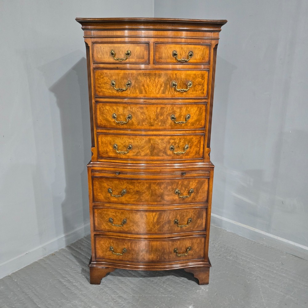 Outstanding Queen Anne Burr Walnut Chest on Chest of Drawers