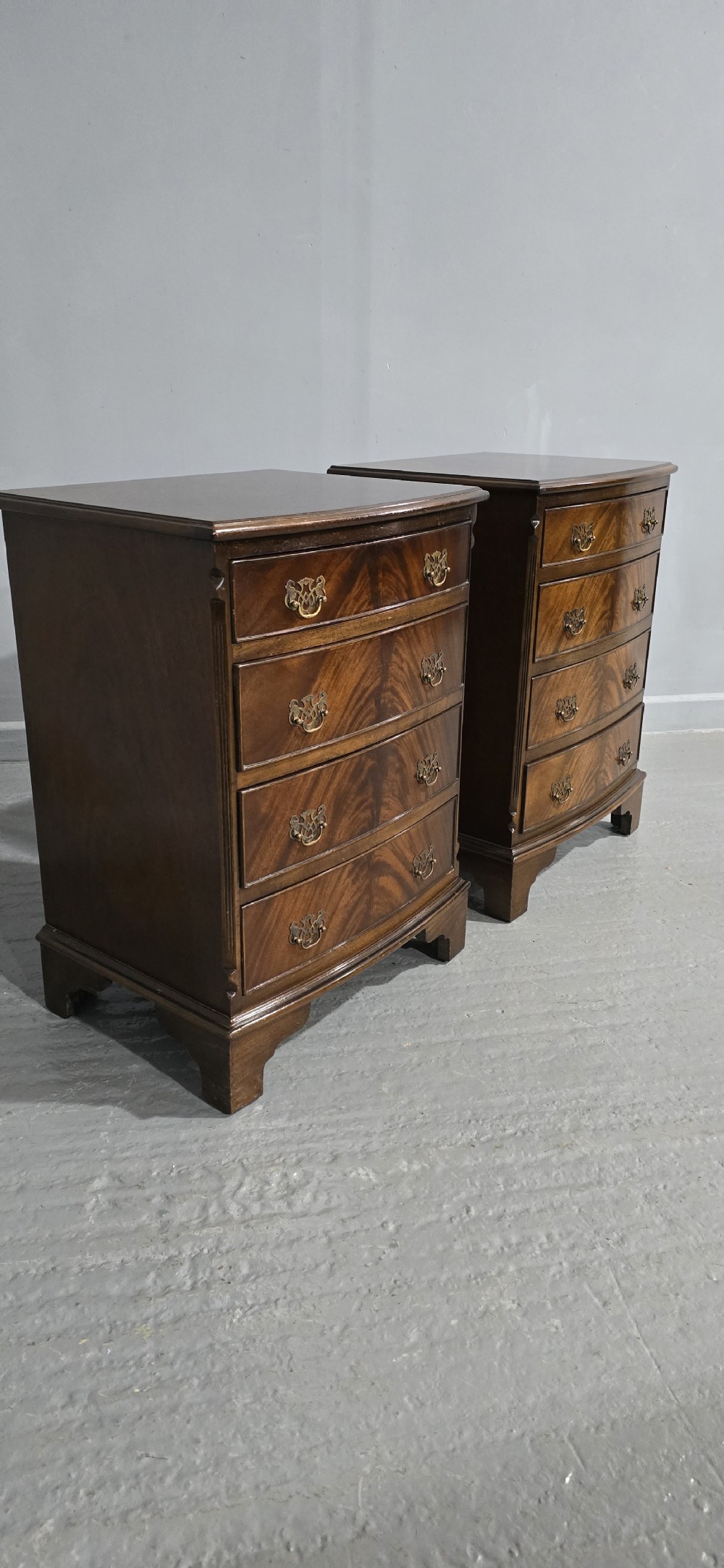Good Pair Mahogany Bedside Lamp Chests of Drawers View VI