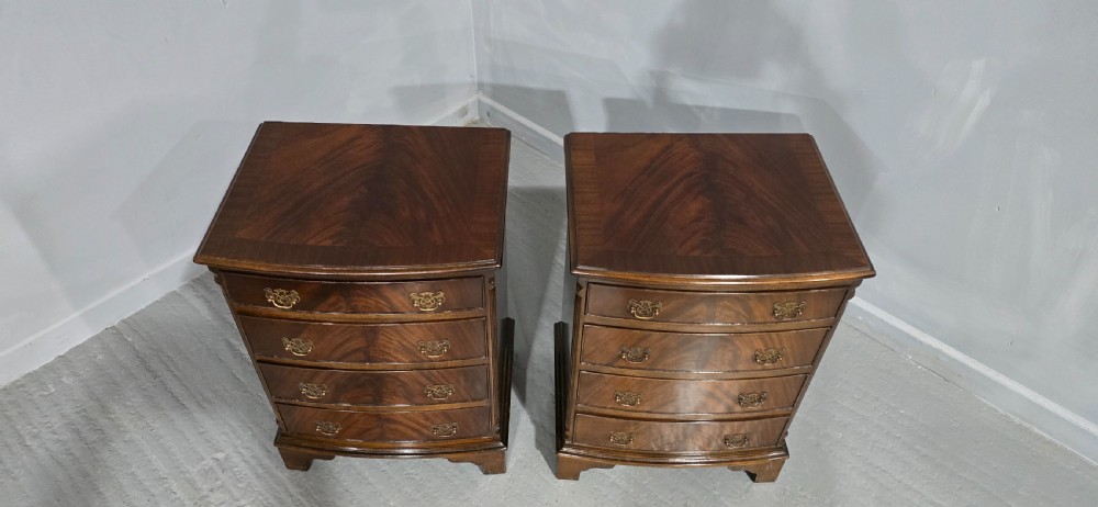 Good Pair Mahogany Bedside Lamp Chests of Drawers View VII