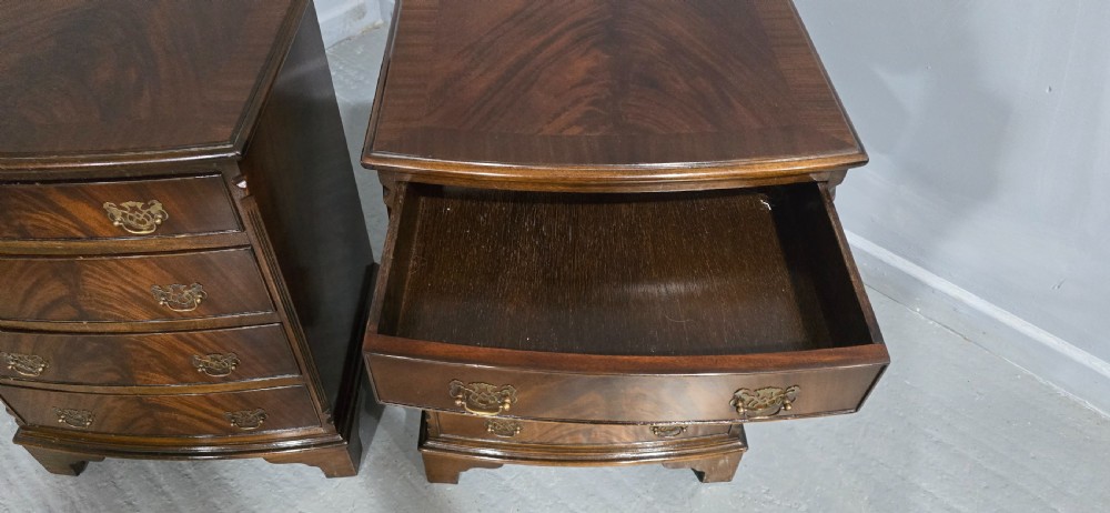 Good Pair Mahogany Bedside Lamp Chests of Drawers View VIII