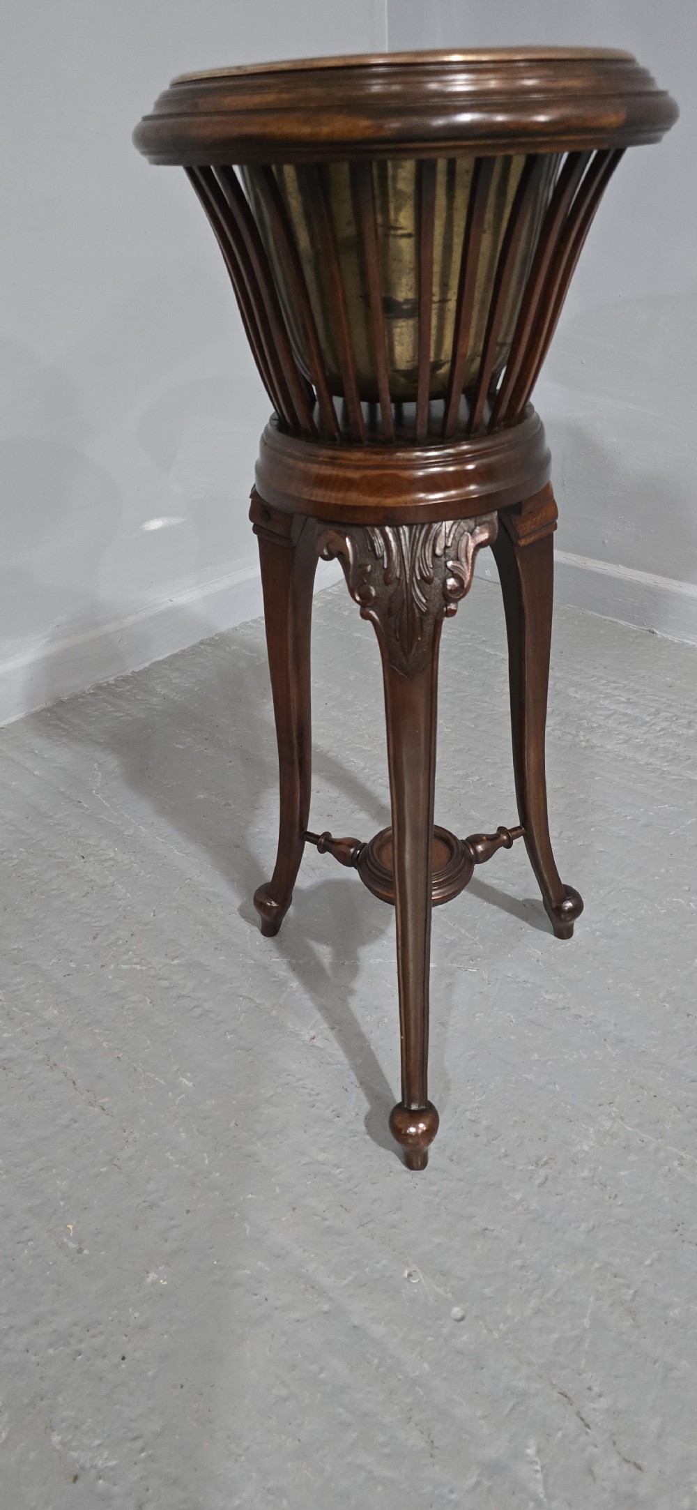 Excellent Mahogany Planter Jardinere Stand View IV