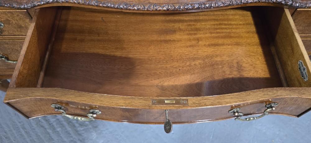 Superb Queen Anne Burr Walnut Dressing Table View XI