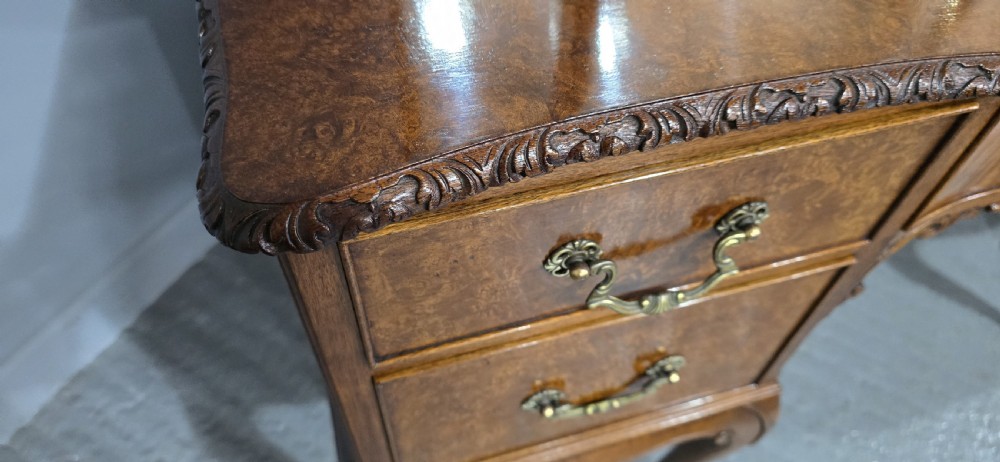 Superb Queen Anne Burr Walnut Dressing Table View XVII