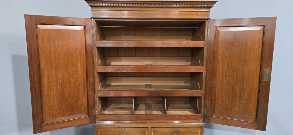 Excellent  Inlaid linen Press View IX