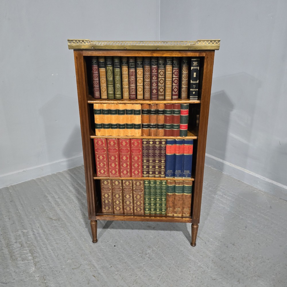 Fine French Walnut Bookcase of Small Proportions View VIII