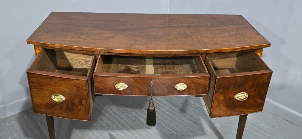 Georgian Mahogany Sideboard of Small Proportions View VI