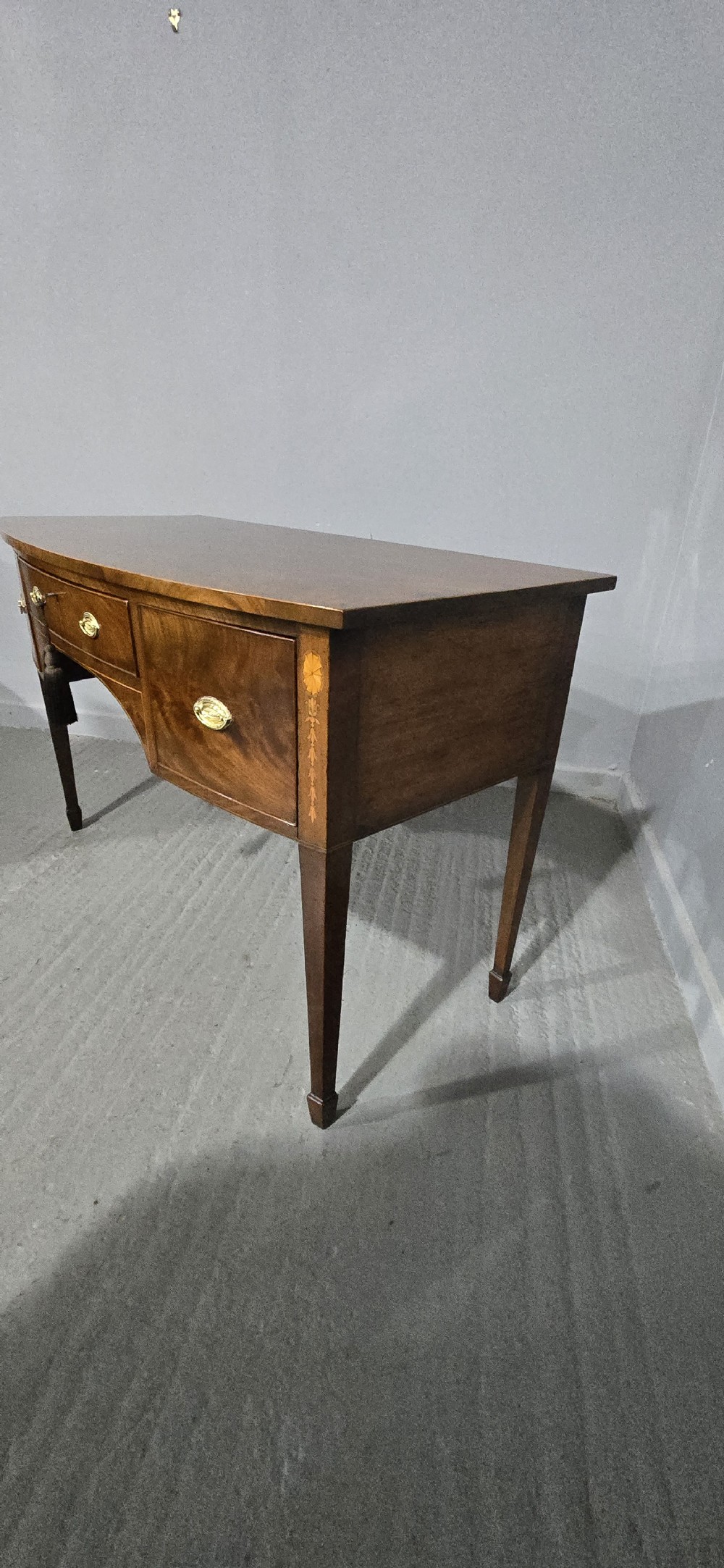 Georgian Mahogany Sideboard of Small Proportions View X