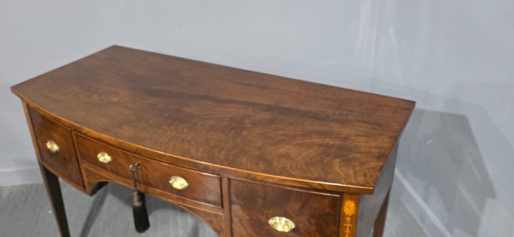 Georgian Mahogany Sideboard of Small Proportions View XII
