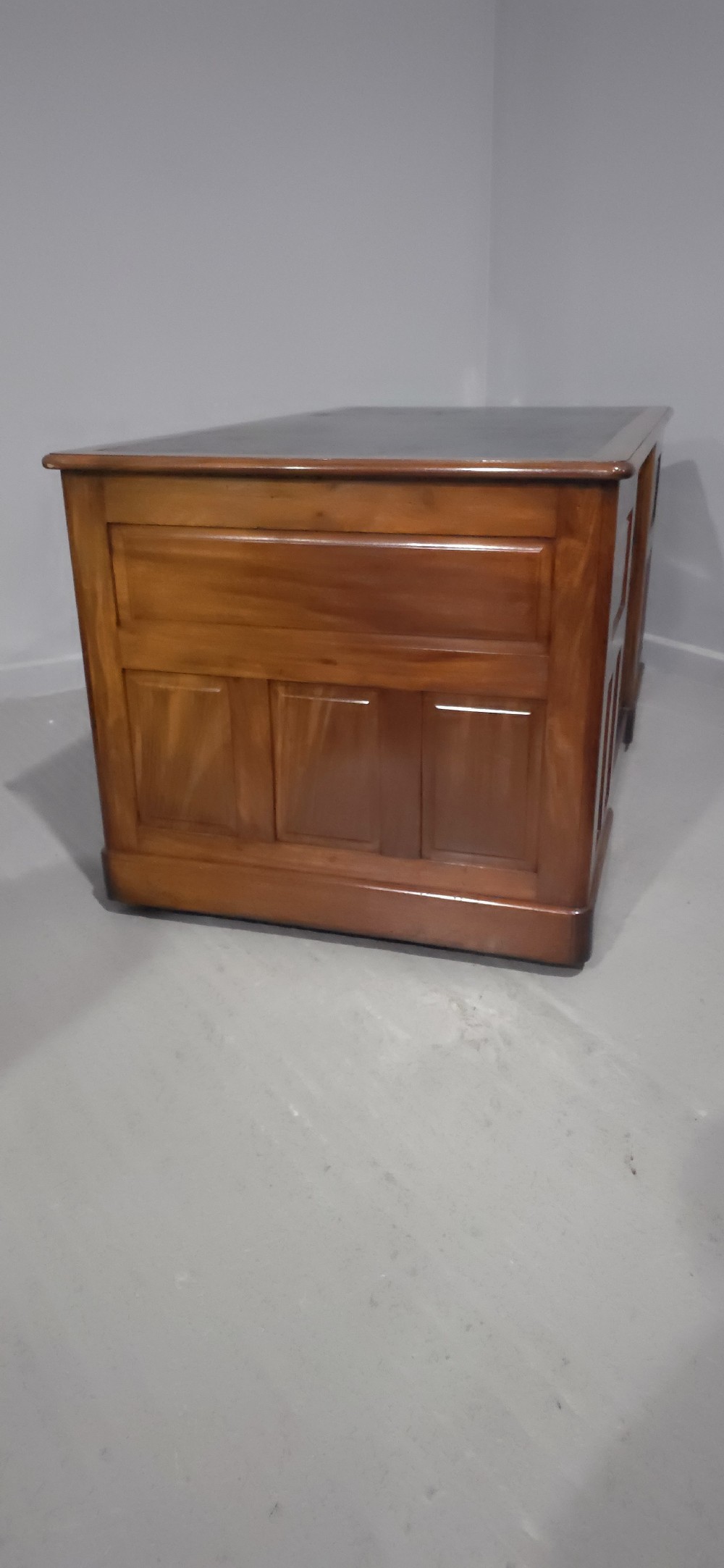 Superb Mahogany Pedestal Desk View XXII